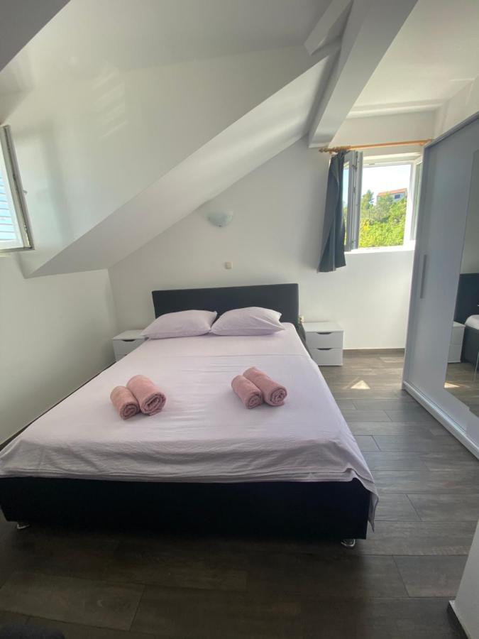 Guesthouse Ruza Sobra Apartments In The Attic Of The House المظهر الخارجي الصورة