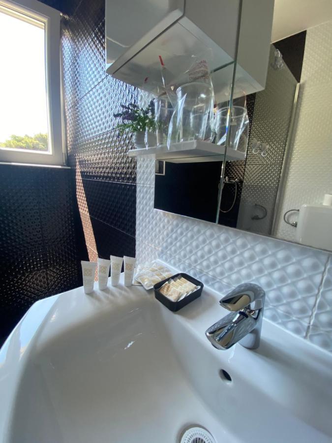 Guesthouse Ruza Sobra Apartments In The Attic Of The House المظهر الخارجي الصورة