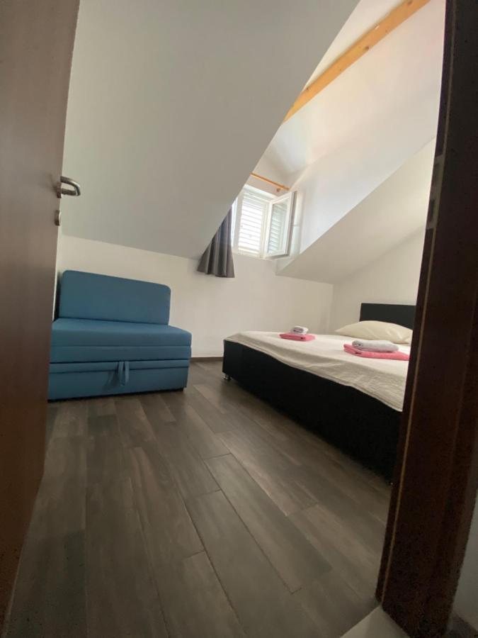 Guesthouse Ruza Sobra Apartments In The Attic Of The House المظهر الخارجي الصورة