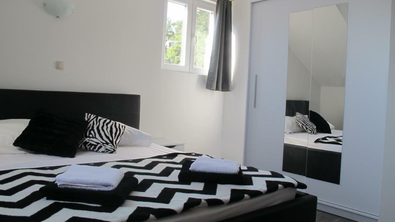 Guesthouse Ruza Sobra Apartments In The Attic Of The House المظهر الخارجي الصورة