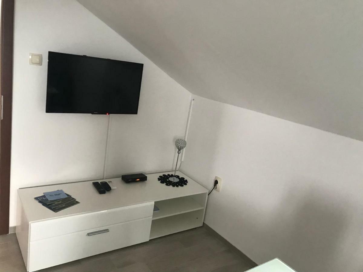 Guesthouse Ruza Sobra Apartments In The Attic Of The House المظهر الخارجي الصورة